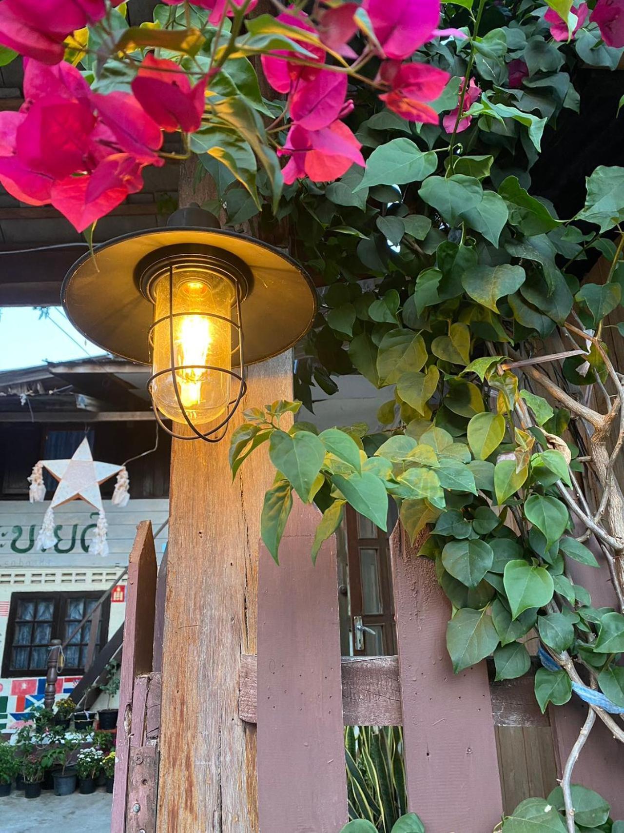 Khonesavane Hostel หลวงพระบาง ภายนอก รูปภาพ